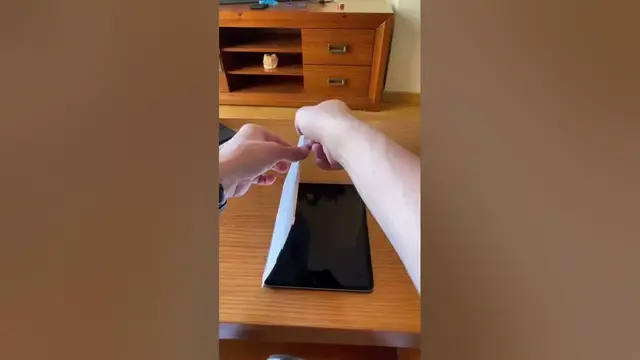 'Video thumbnail for Paperlike Screen Protector for iPad Unboxing & Installation'
