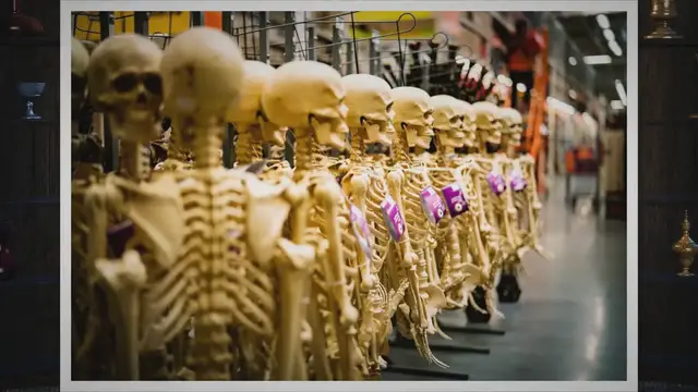 Video thumbnail for 7 Short Scary Stories with a Funny Twist [for Telling]