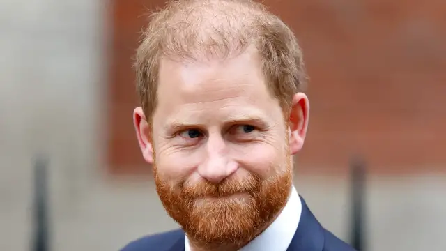 Video thumbnail for Harry's Alarming Appearance Has Everyone Worried About One Thing