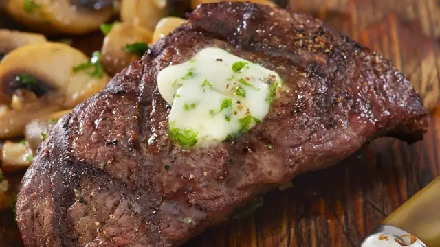 Video thumbnail for Logan's Roadhouse Vs. Texas Roadhouse: Which Is Better?