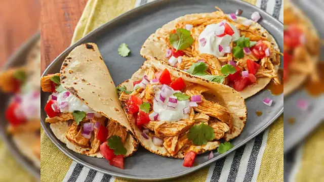 Video thumbnail for Slow Cooker Chicken Tacos