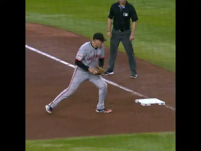 'Video thumbnail for Wilmer Flores THROWS OUT Ketel Marte at Homeplate!'