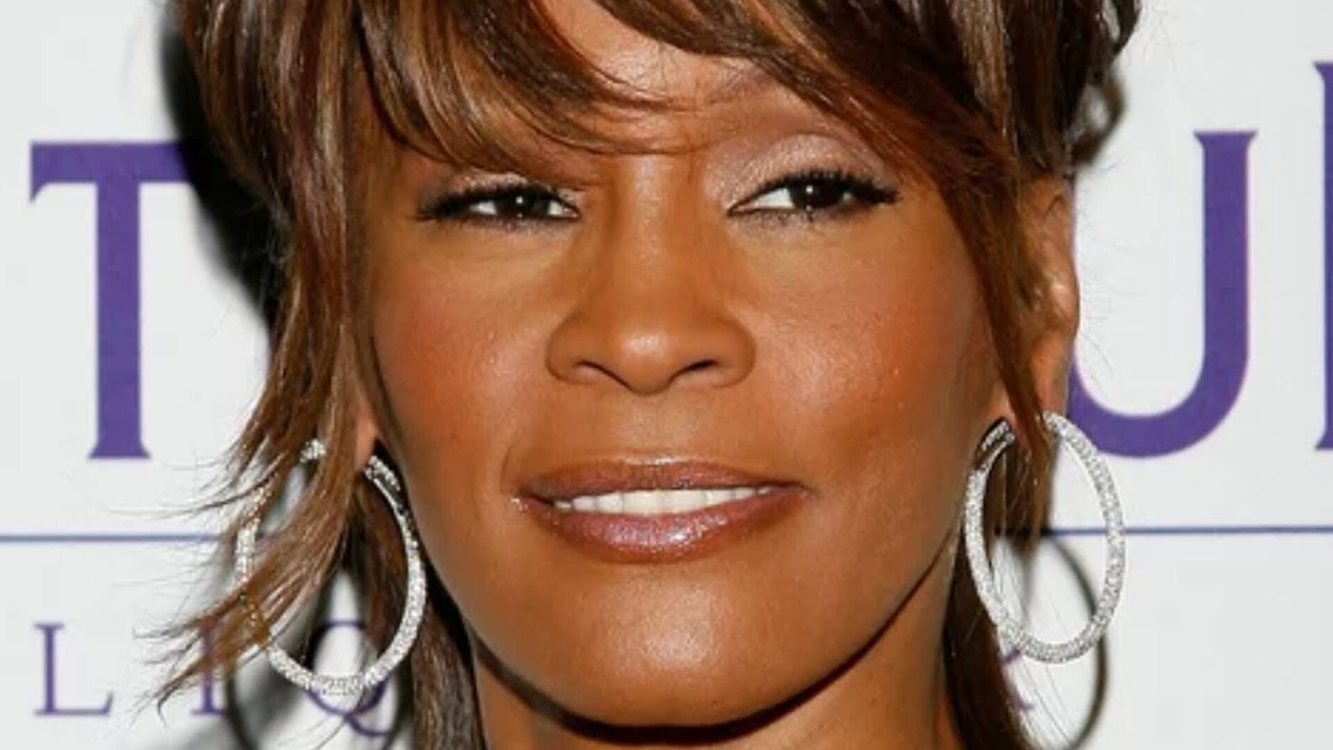 Video thumbnail for Whitney Houston's Stunning Transformation