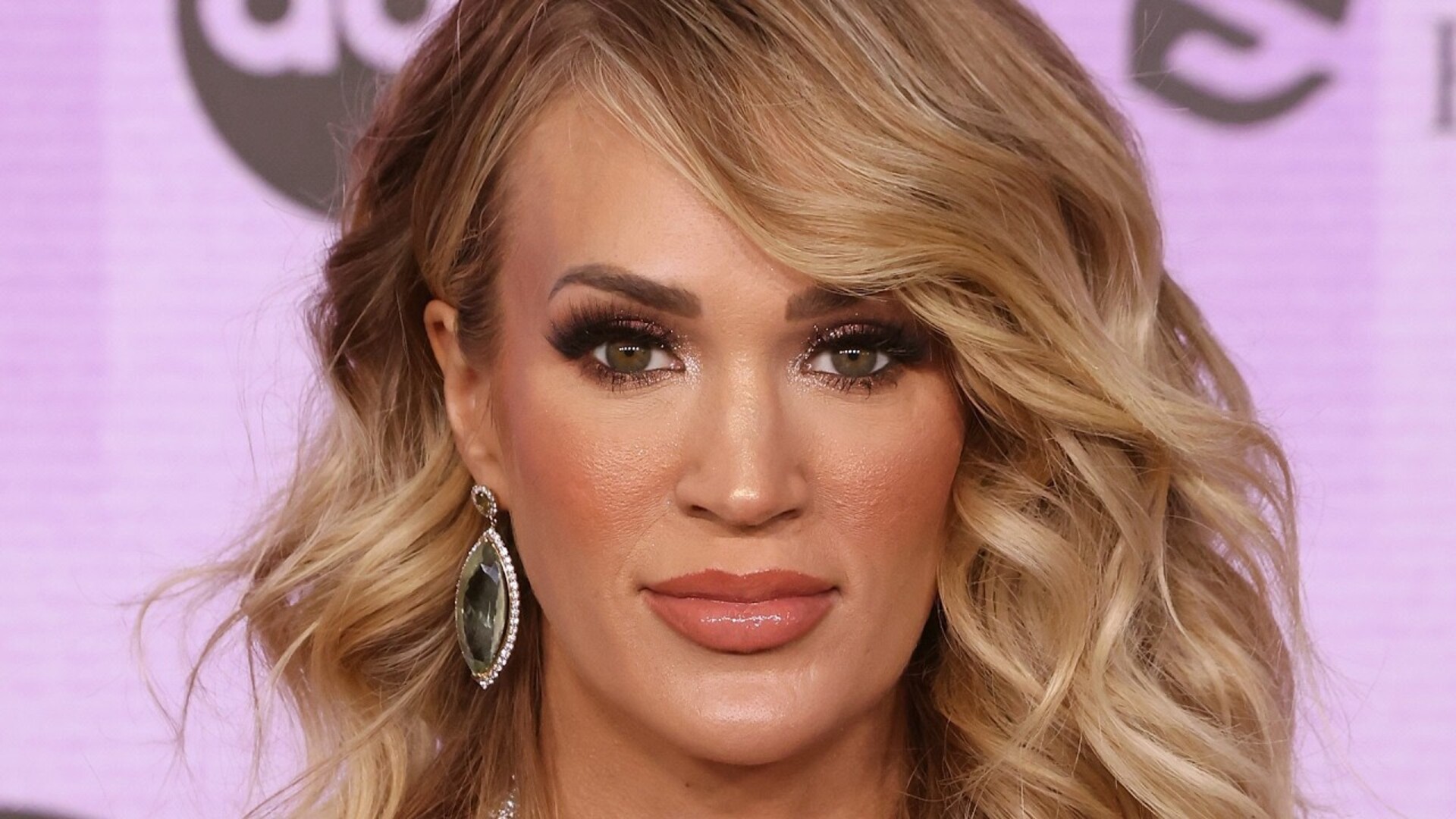 Video thumbnail for These Celebs Are Not Here For Carrie Underwood