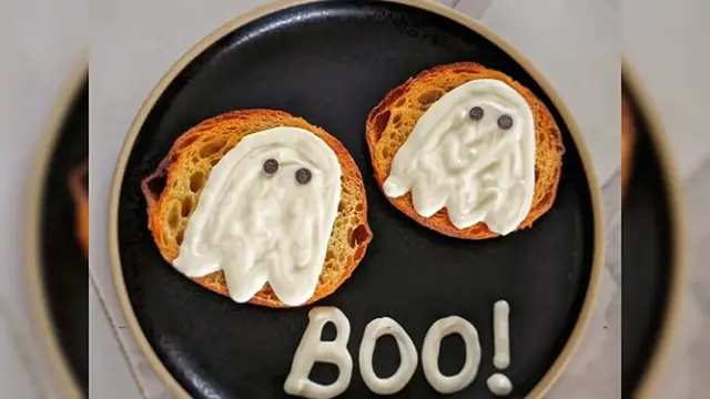 Video thumbnail for Chilling Cheesy Ghosts_ A Toast to Halloween