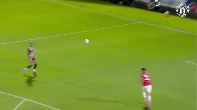 'Video thumbnail for Defeat On Penalties | Grimsby v Man Utd'