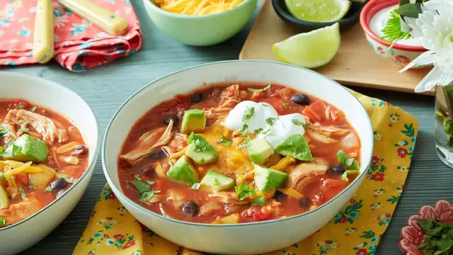 Video thumbnail for Hearty Slow Cooker Chicken Tortilla Soup