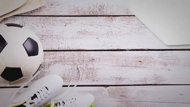'Video thumbnail for Complete Guide to Playing Right Back in Soccer'