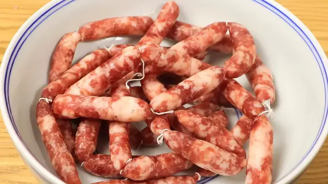 Video thumbnail for What A Taiwanese Sausage! Our Wonderful Recipe Help You To Make Homemade Sausage!