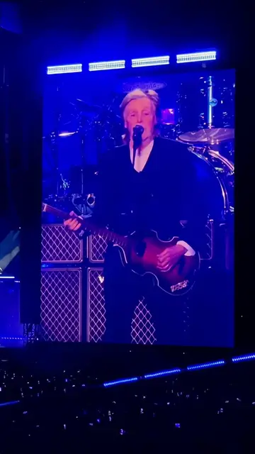 'Video thumbnail for Paul McCartney sings Help!'