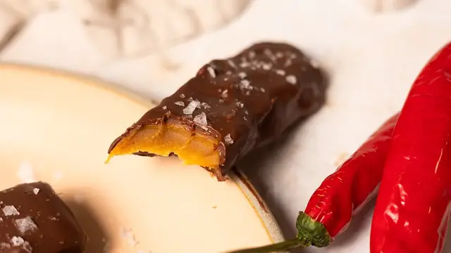 Video thumbnail for Brown Butter And Chile-Stuffed Chocolate Bars Recipe