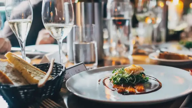 Video thumbnail for 12 Best Restaurants in Bermuda: Ultimate Culinary Journey 2026