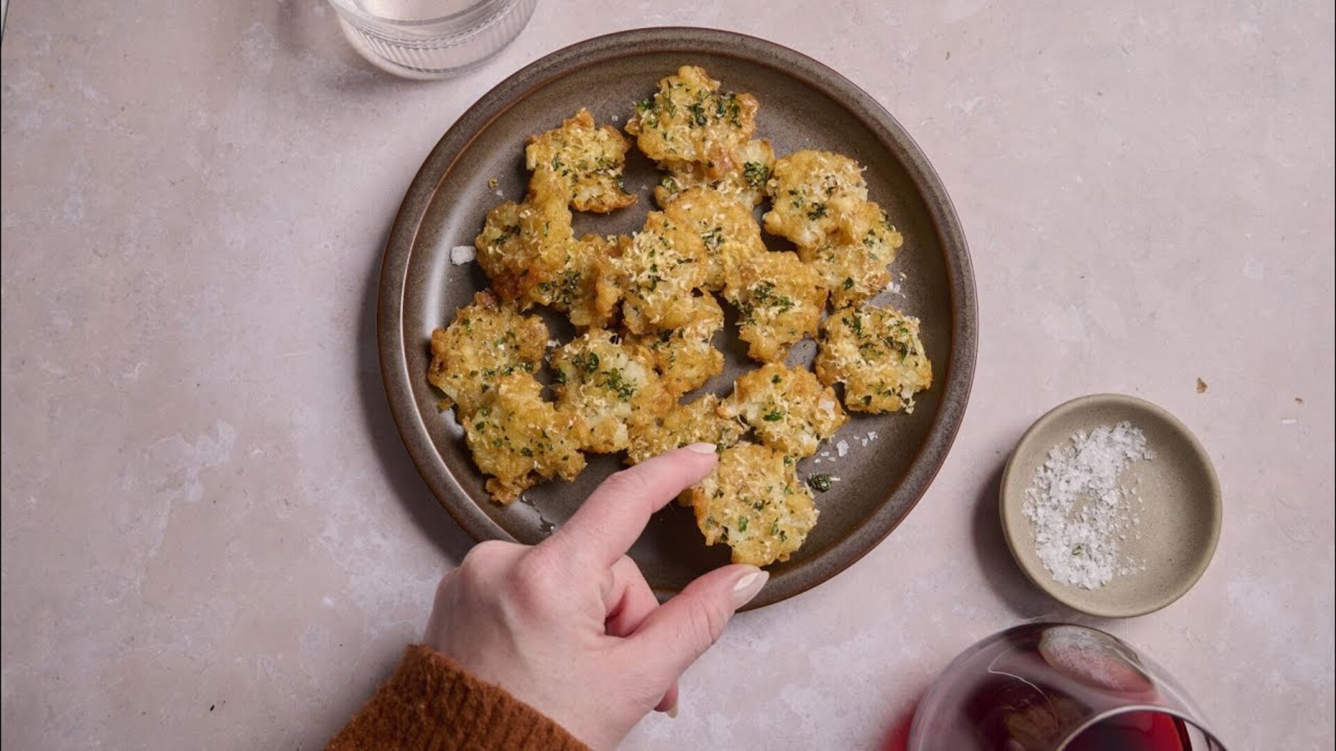 Video thumbnail for 3-Ingredient Smashed Tater Tots Recipe