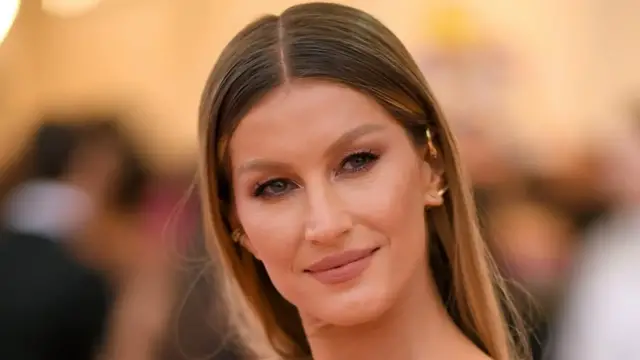 'Video thumbnail for Gisele Bundchen's Transformation Is Seriously Turning Heads'