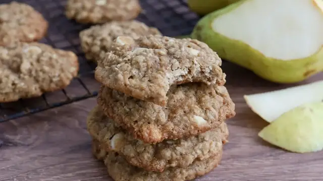 'Video thumbnail for Pear Oatmeal Cookies Recipe'