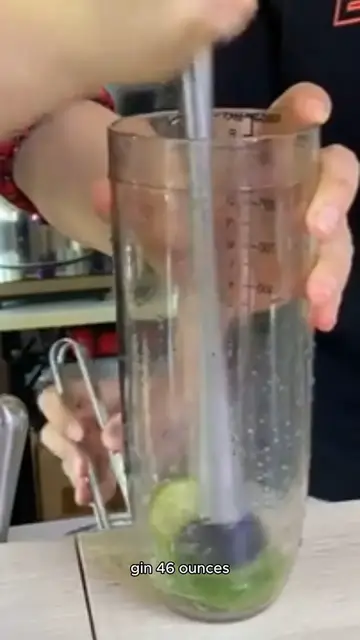 Video thumbnail for gin and tonic recipe