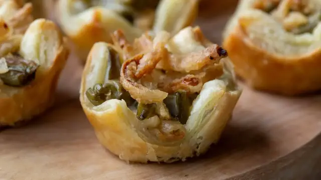 'Video thumbnail for 4-Ingredient Green Bean Casserole Pastry Bites Recipe'
