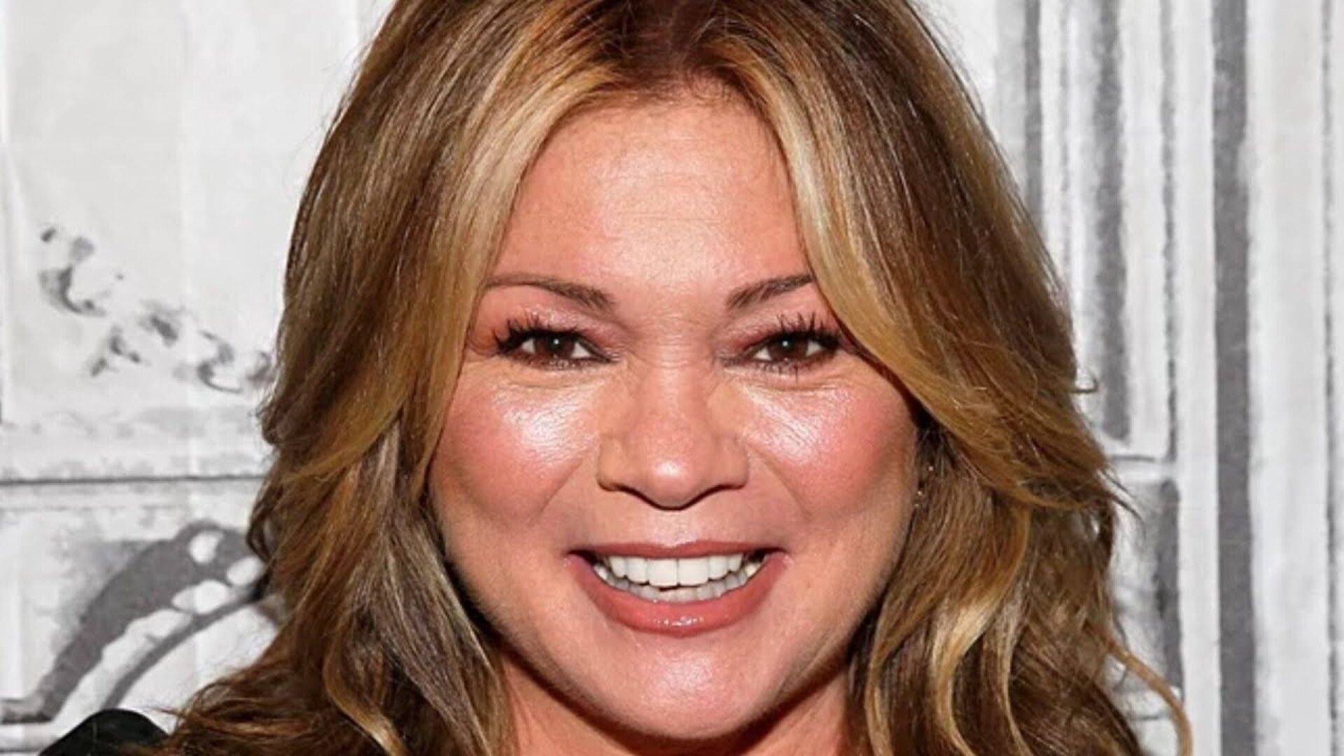 Video thumbnail for Valerie Bertinelli's Transformation Is Seriously Turning Heads