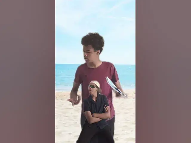 Video thumbnail for EVEN LEKKER IN DE ZON #sketch #acteur #rtl #rtlboulevard #funny #memes #humor