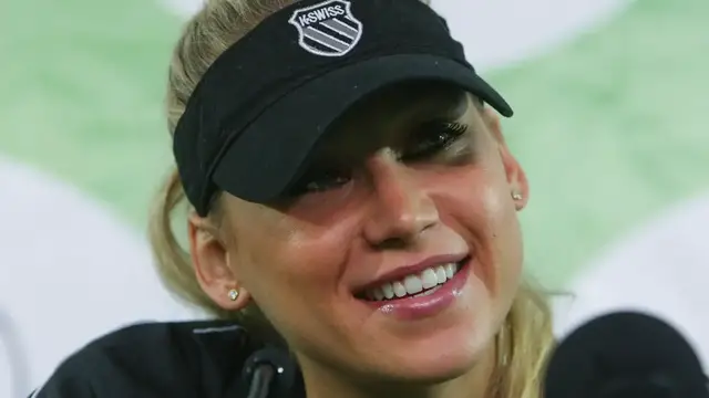 'Video thumbnail for Anna Kournikova Lives An Insanely Lavish Life'