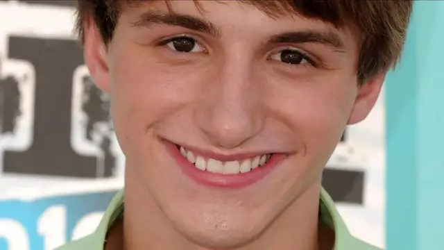 Video thumbnail for Why Hollywood Won't Cast Lucas Cruikshank Anymore