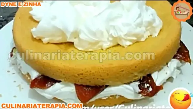 Video thumbnail for Bolo Broa de Milho Pelada com Recheio de Requeijão e Goiabada