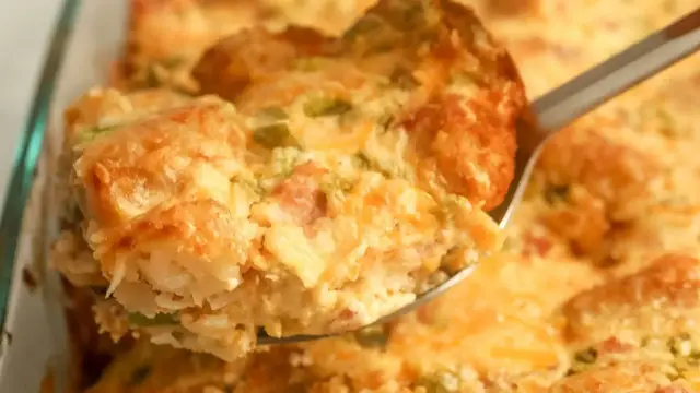'Video thumbnail for This Tater Tot Casserole Is Perfect For Breakfast, Lunch, And Dinner, And It Feeds A Whole Crowd'