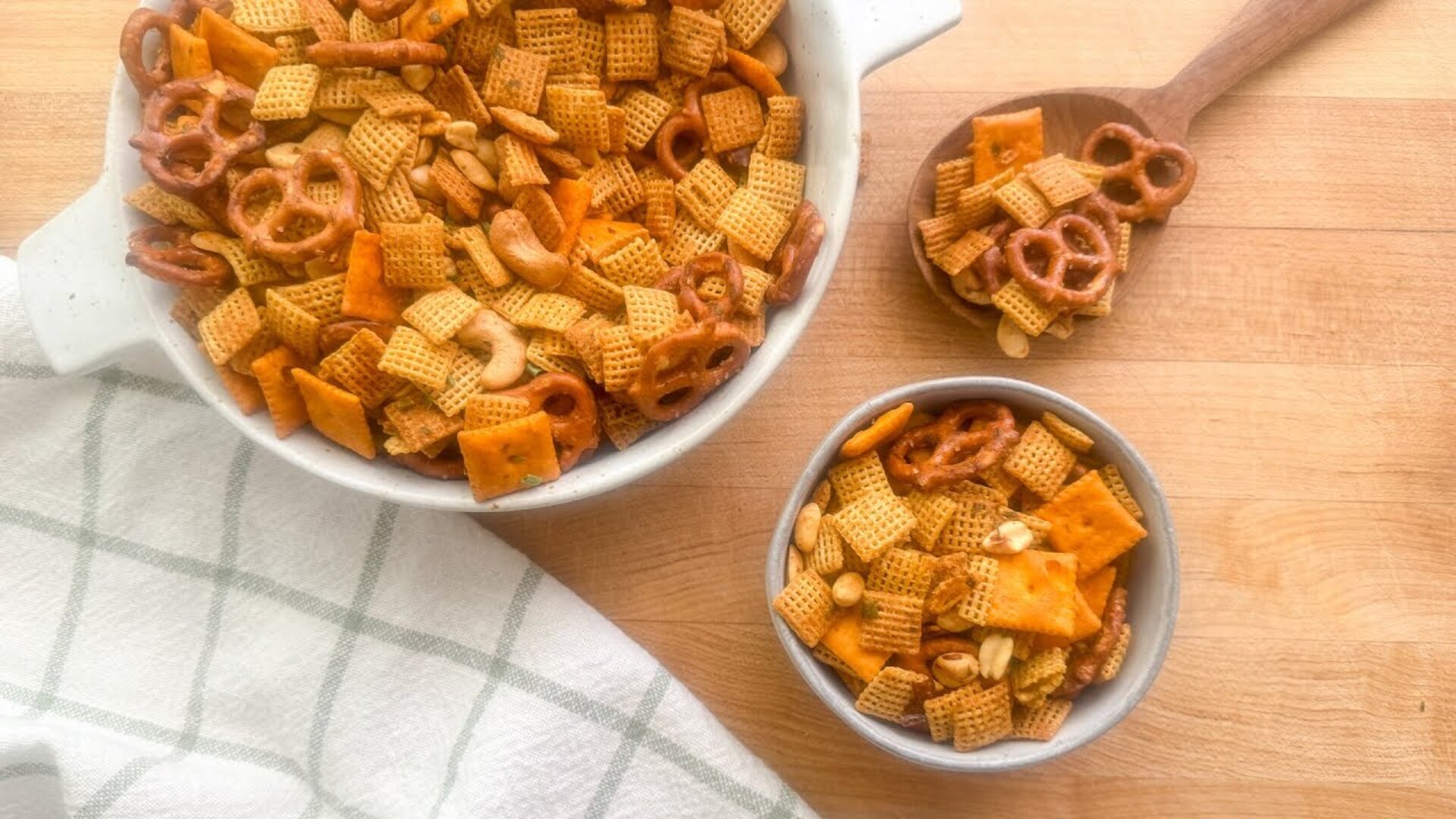 Video thumbnail for Spice Up Your Party With This Buffalo Snack Mix Recipe