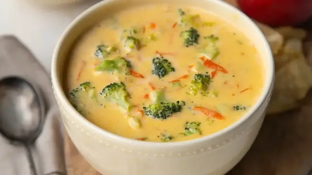 'Video thumbnail for Easy Copycat Panera Broccoli Cheddar Soup Recipe'