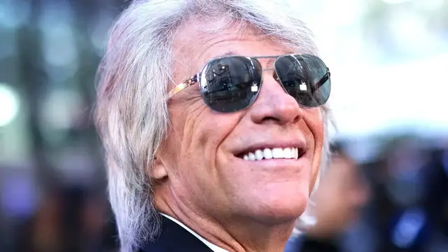 'Video thumbnail for These Stars Can't Stand Guns N' Roses And It's So Clear Why'