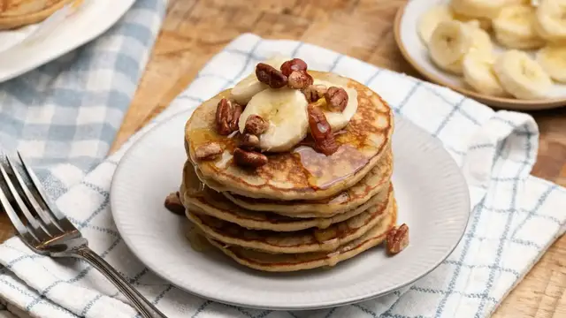 Video thumbnail for Our 3-Ingredient Banana Pancakes Are Naturally Sweet
