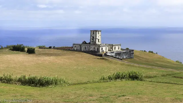 Video thumbnail for Wanderung bei Ribeirinha auf Faial | Azoren