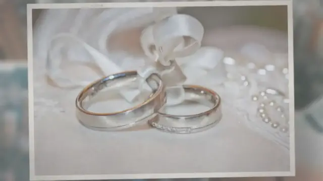 Video thumbnail for Does White Gold Look Like Silver?