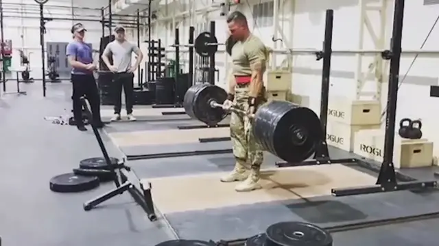 Video thumbnail for Diamond Ott AKA 'The STRONGEST Soldier Workout.