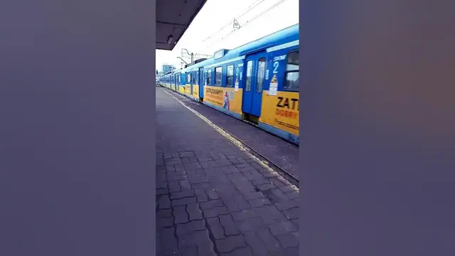 'Video thumbnail for SKM Odjeżdża z przystanku Gdańsk Stocznia'