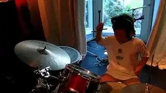 Video thumbnail for Little Bill - Junior Keith Moon.flv