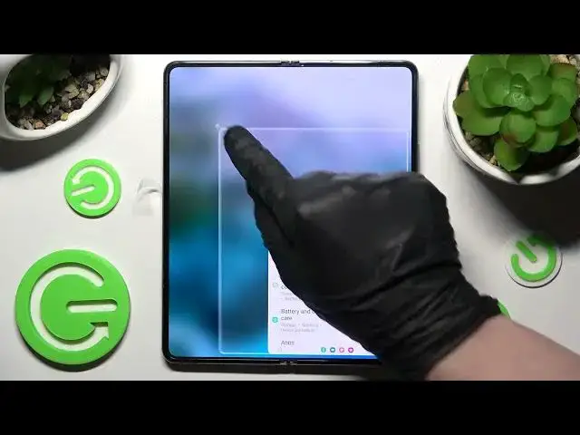 'Video thumbnail for How to Enter One Hand Mode in SAMSUNG Galaxy Z Fold 4 – Make Screen Smaller'