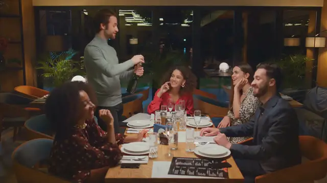 Video thumbnail for Kris Jenner Tearfully Shares Results of Medical Scan: 'They Found Something'