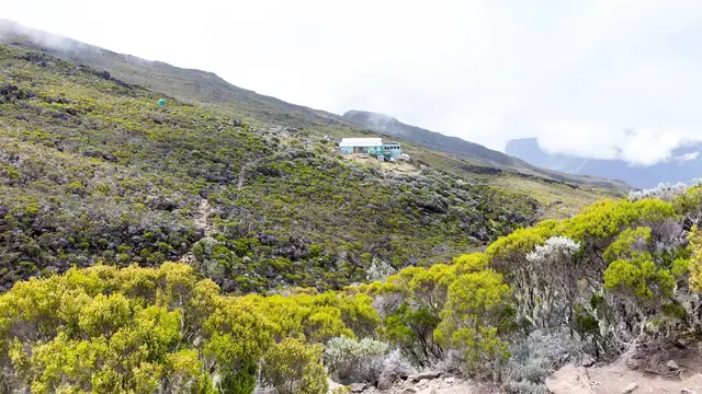 Video thumbnail for Piton des Neiges - Wanderung ab Cilaos | Île de la Réunion