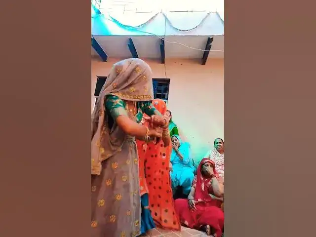 Video thumbnail for सीता गीता का चुन्नी डांस,moj kar di#happy_lokgeet #trending #viral #meena #dance