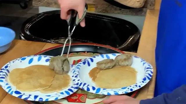 Video thumbnail for Popular Restaurant Boasts Simple Menu