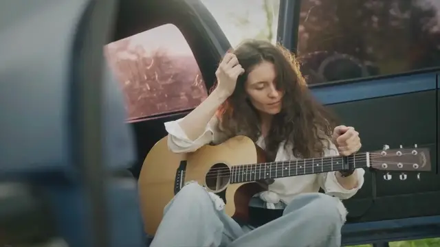 'Video thumbnail for Guitar Capo FAQs'