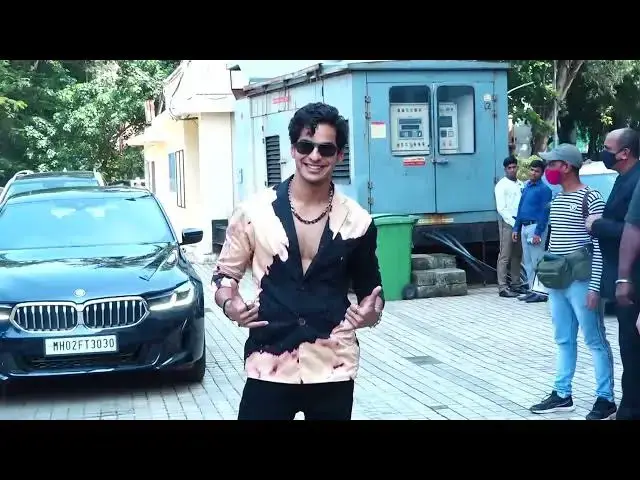 Video thumbnail for Katrina & Chunky Pandey Reach At Trailer Launch Of The Film ‘Phone Bhoot’