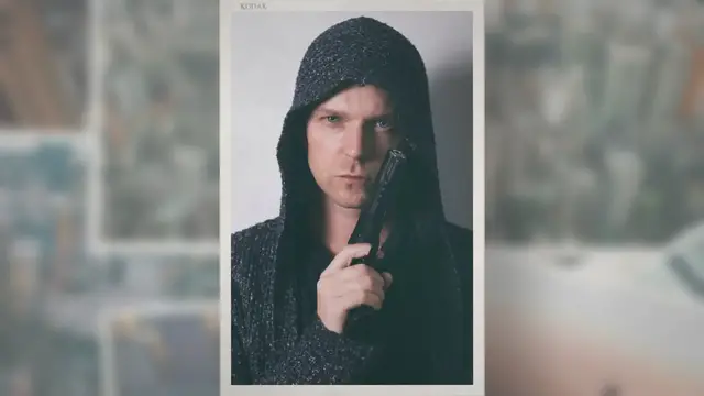 Video thumbnail for Why Do Detectives Wear Suits?
