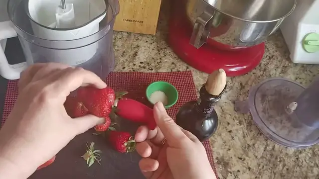 Video thumbnail for Strawberry Sauce