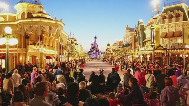 'Video thumbnail for ‘Halloween’ Director David Gordon Green to Direct Making of Disneyland Movie For Disney+!!'