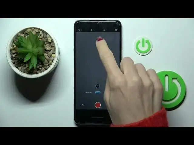 'Video thumbnail for How to Pick Video Quality in Motorola Moto E13 - Video Resolution HD-FHD'