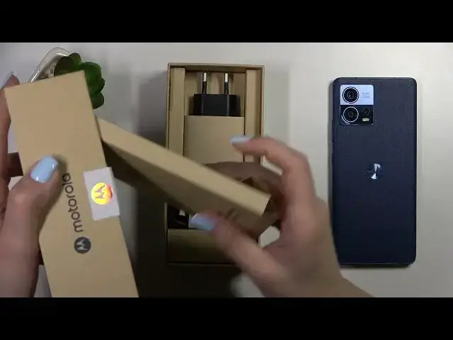 Video thumbnail for Does MOTOROLA Edge 30 Fusion Comes With Case | Does MOTOROLA has a case in the box?