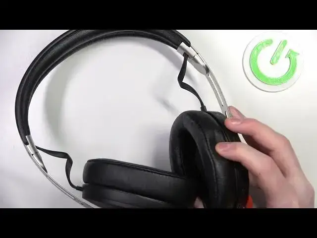 'Video thumbnail for How To Check Battery Percentage On Sennheiser Momentum M3'