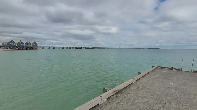Video thumbnail for Small jetty on Busselton town beach
